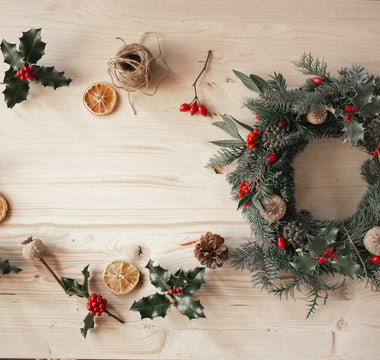 How to make a Christmas wreath at home